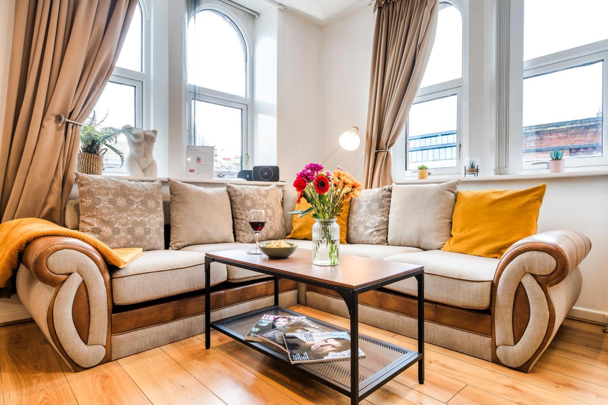 Cavern Quarters, Beautiful Two Bedroom City Centre Apartment By Garudy Serviced Apartments And Short Lets - Perfect For Longer Stays Ливерпуль Экстерьер фото