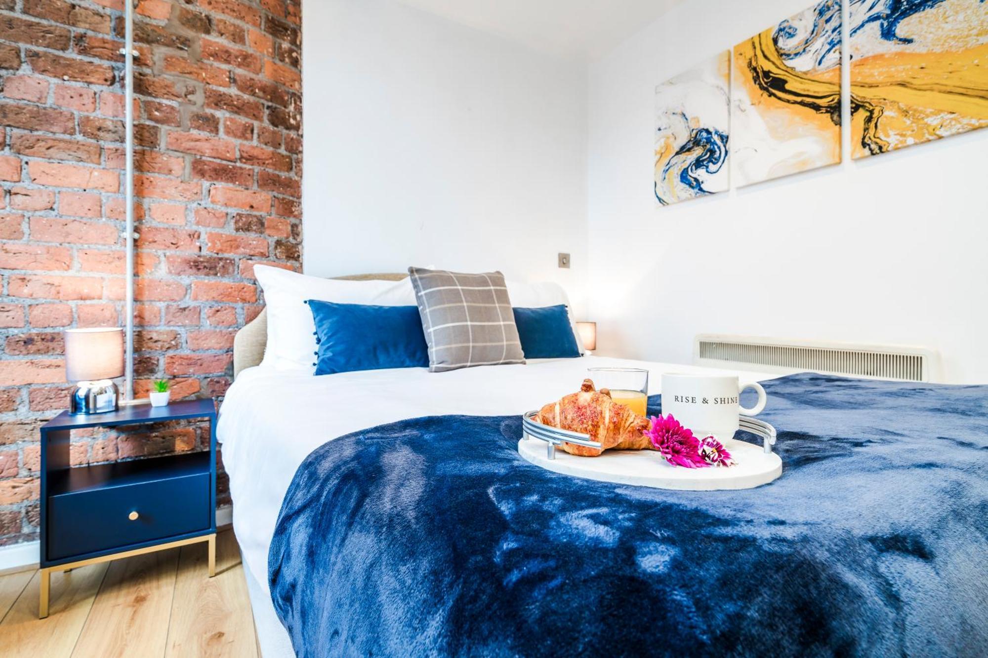 Cavern Quarters, Beautiful Two Bedroom City Centre Apartment By Garudy Serviced Apartments And Short Lets - Perfect For Longer Stays Ливерпуль Экстерьер фото