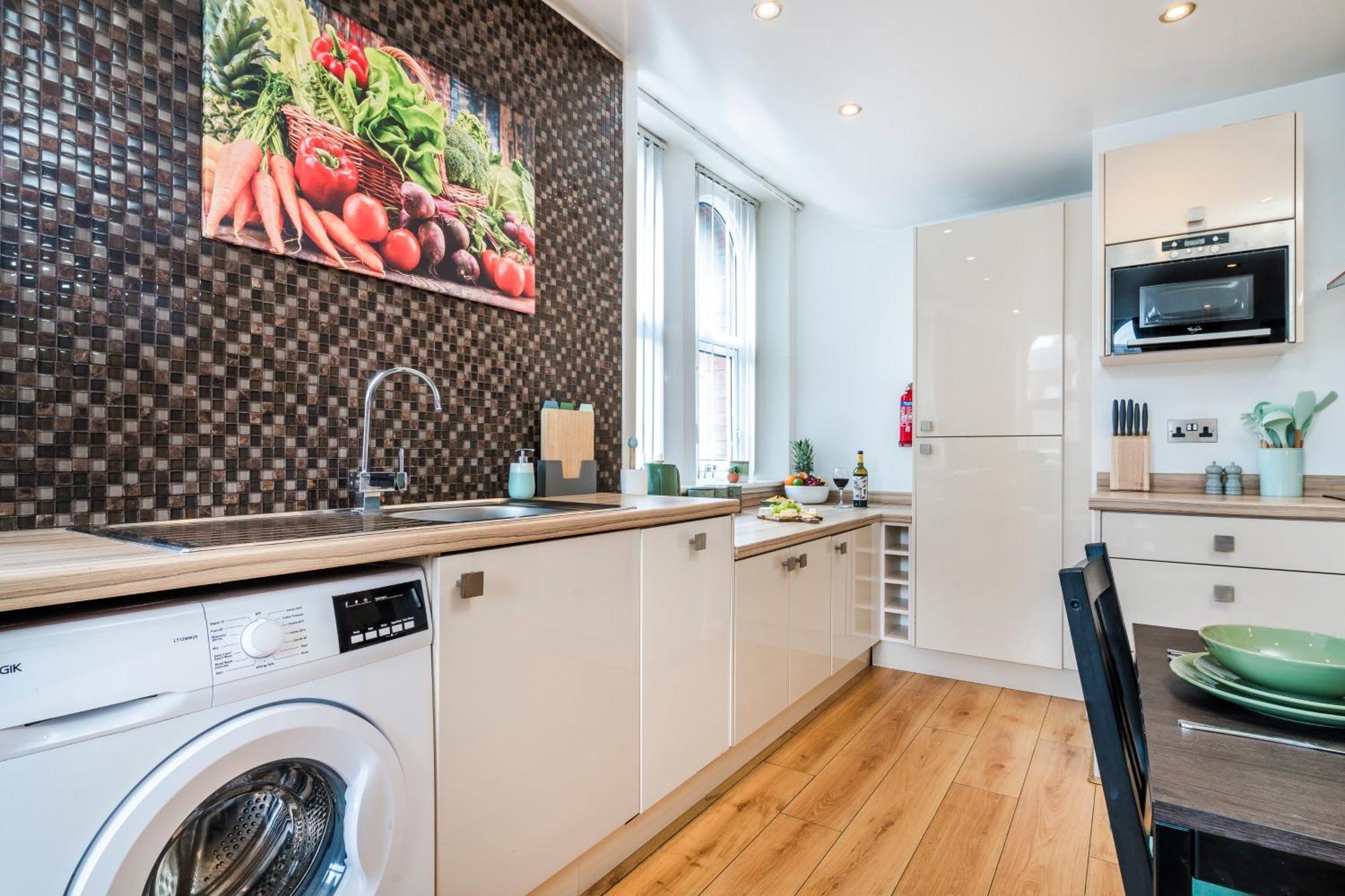 Cavern Quarters, Beautiful Two Bedroom City Centre Apartment By Garudy Serviced Apartments And Short Lets - Perfect For Longer Stays Ливерпуль Экстерьер фото