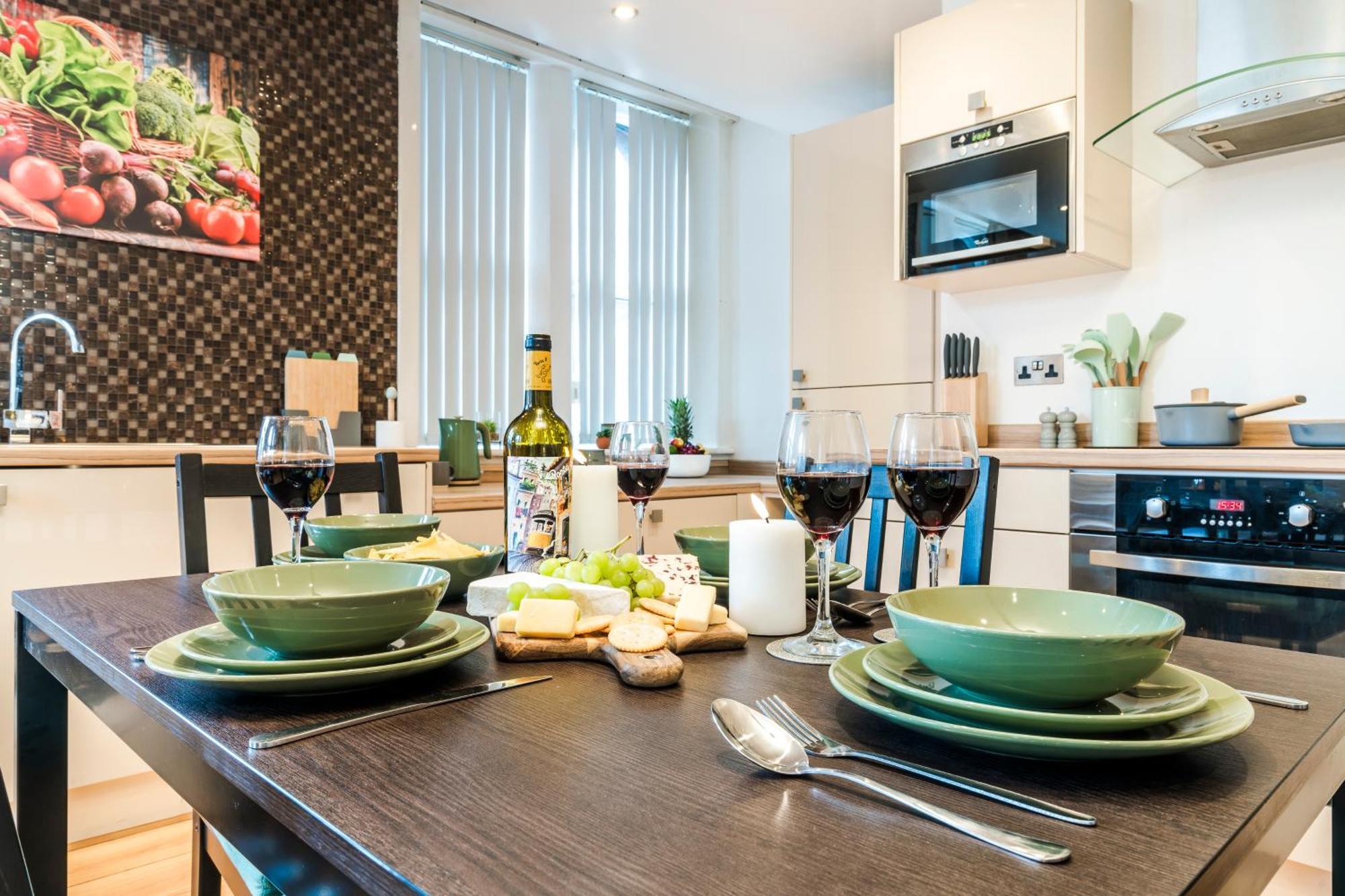 Cavern Quarters, Beautiful Two Bedroom City Centre Apartment By Garudy Serviced Apartments And Short Lets - Perfect For Longer Stays Ливерпуль Экстерьер фото