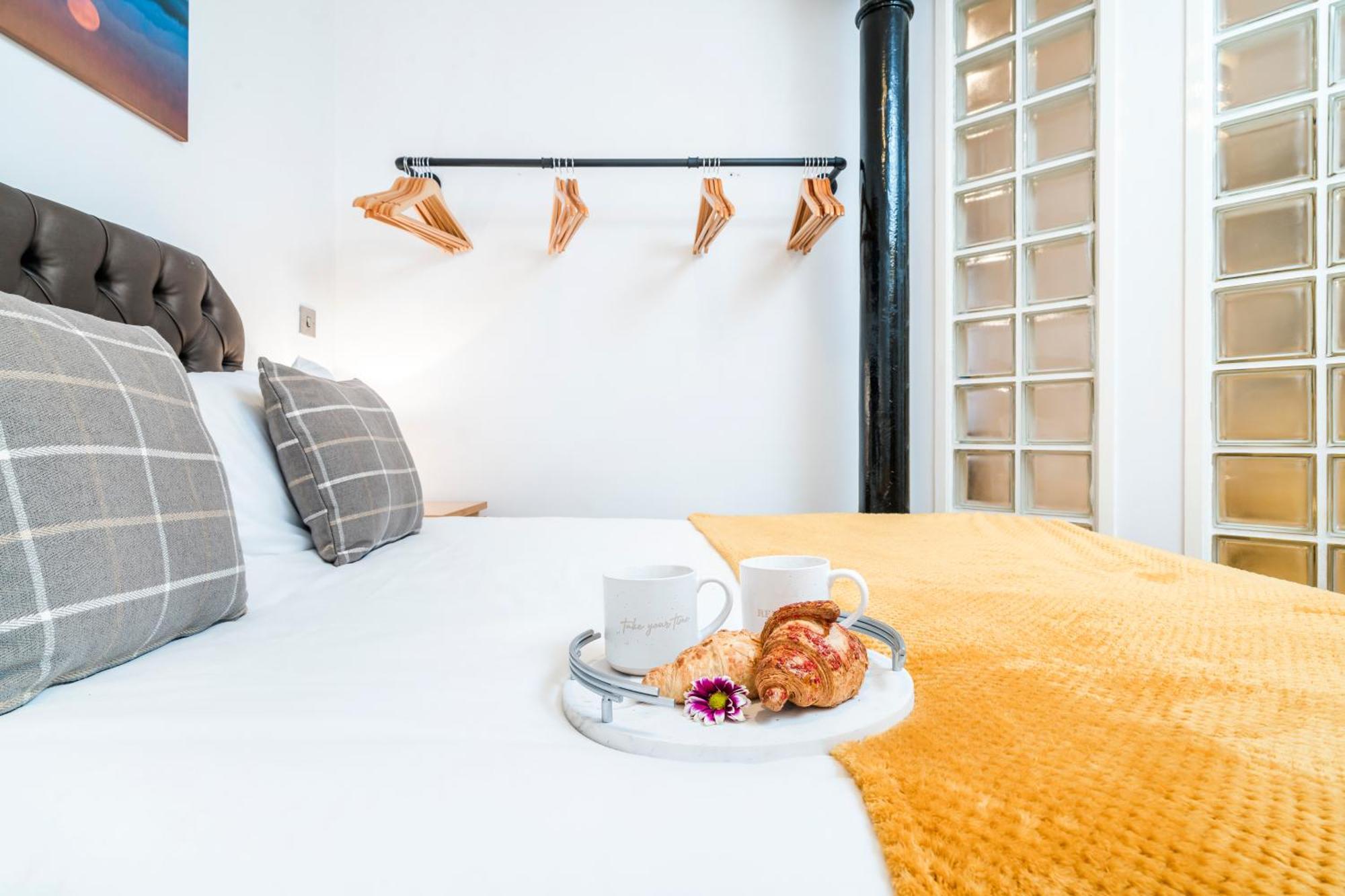 Cavern Quarters, Beautiful Two Bedroom City Centre Apartment By Garudy Serviced Apartments And Short Lets - Perfect For Longer Stays Ливерпуль Экстерьер фото