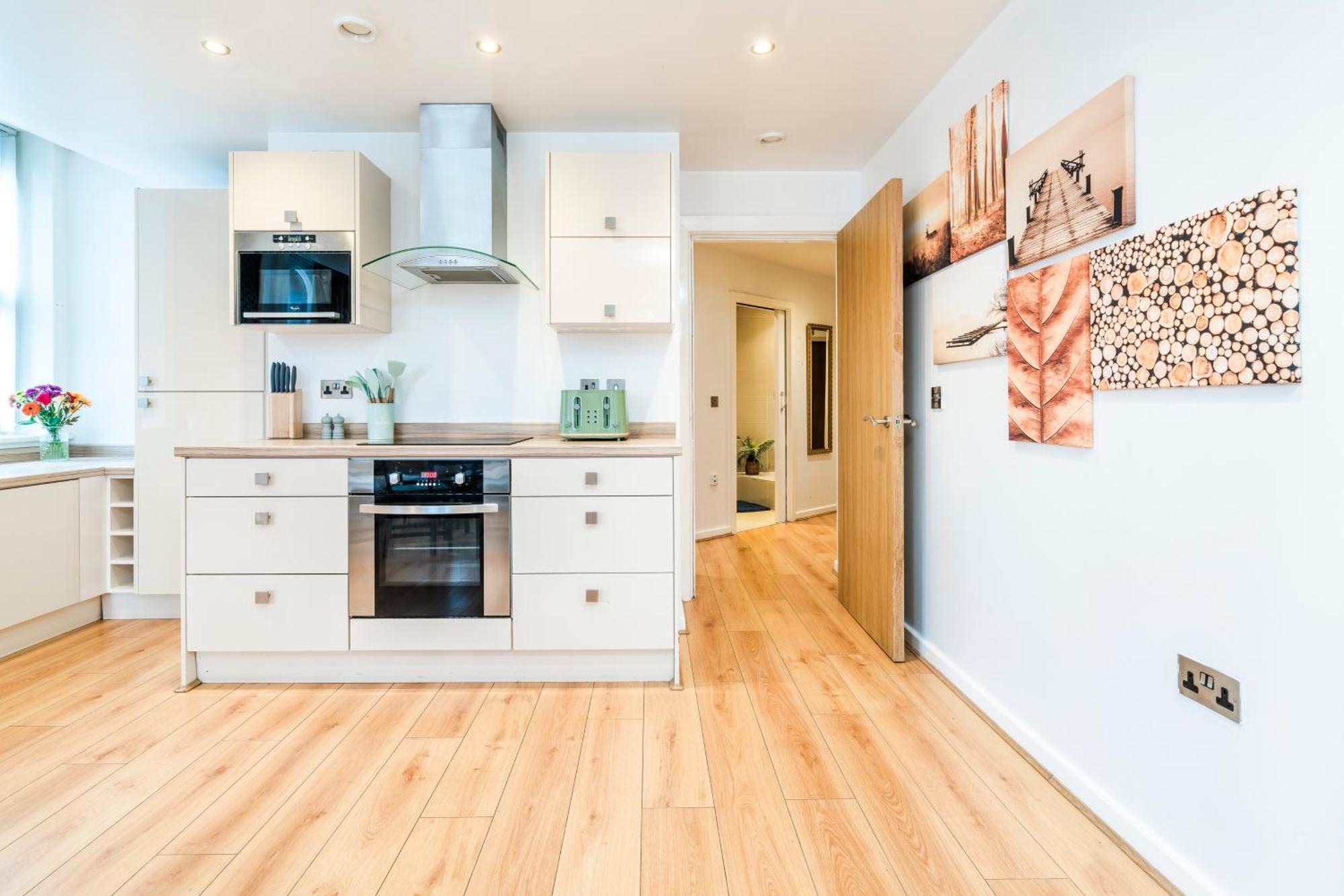 Cavern Quarters, Beautiful Two Bedroom City Centre Apartment By Garudy Serviced Apartments And Short Lets - Perfect For Longer Stays Ливерпуль Экстерьер фото